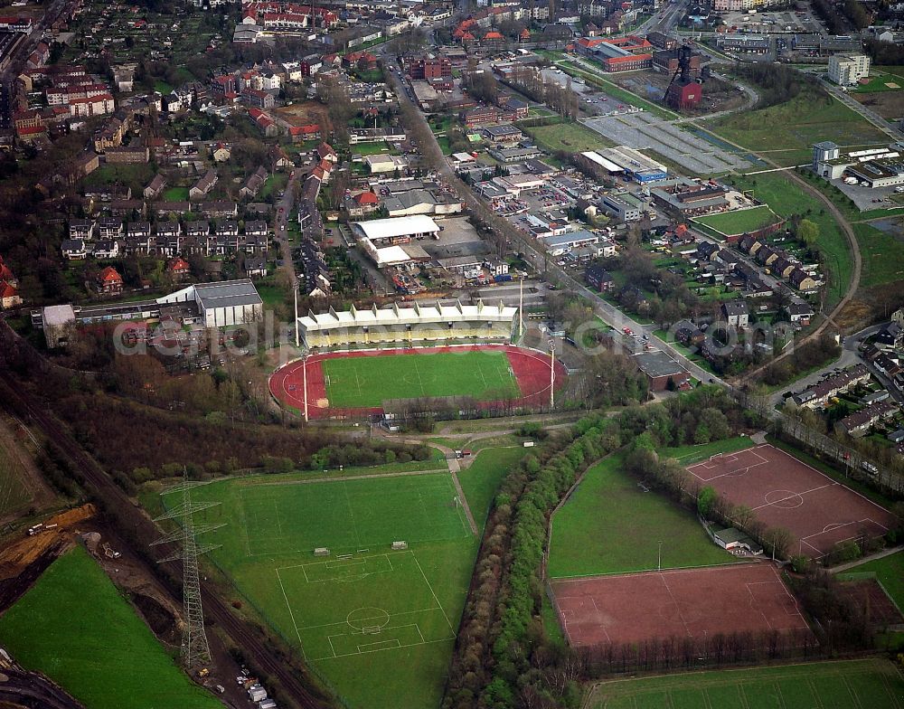 Bochum from above - The Lohrheidestadion located in the Bochum district Wattenscheid. In 2002, the stadium for VfL Bochum II and the hosting of the German Athletics Championships has been extended