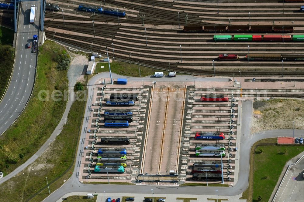 Aerial image Hamburg - Locomotive service station and depot with sliding platform system and lock parking spaces of ajax Loktechnik GmbH in the district Altenwerder in Hamburg, Germany