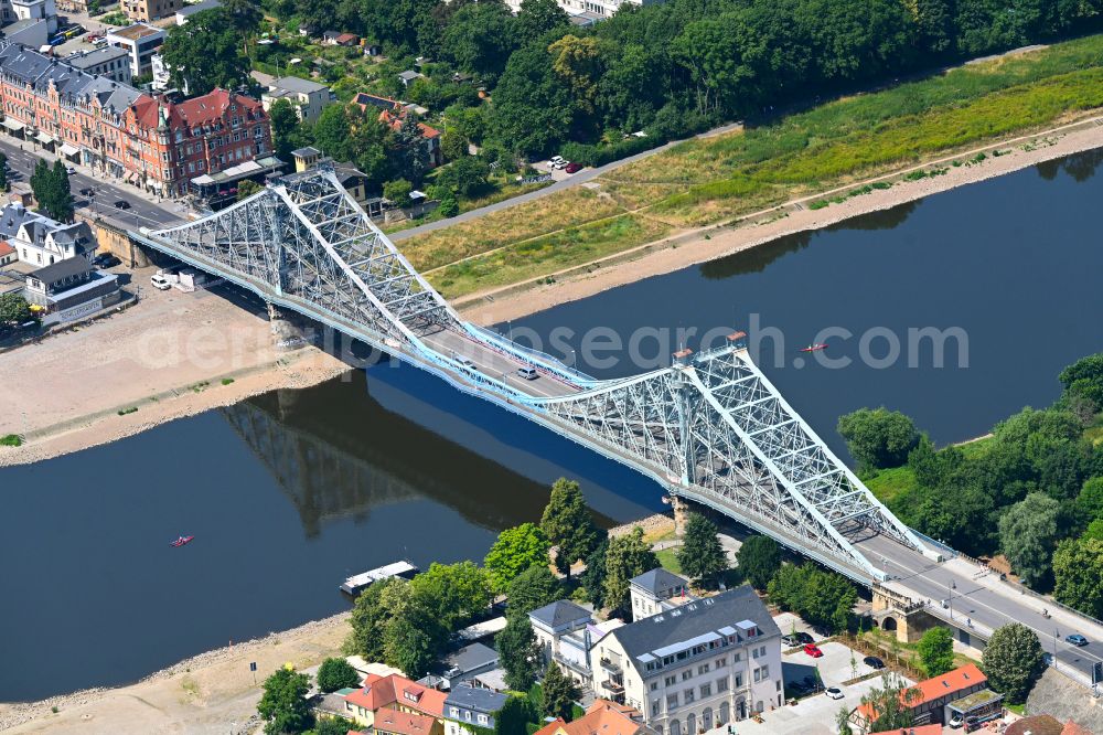 Aerial photograph Dresden - The Loschwitzer bridge called Blue Miracle over the river Elbe in Dresden in the state Saxony. The bridge connects the districts Blasewitz and Loschwitz and is a well known landmark in Dresden