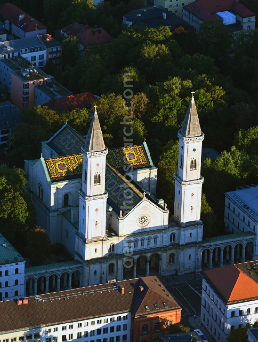 München from the bird's eye view: Church building in St. Ludwig on Ludwigstrasse Old Town- center of downtown in the district Maxvorstadt in Munich in the state Bavaria, Germany