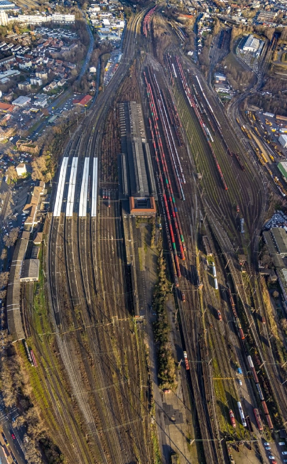 Herne from the bird's eye view: Railway tracks in the main station of Wanne-Eickel in Herne in the state of North Rhine-Westphalia