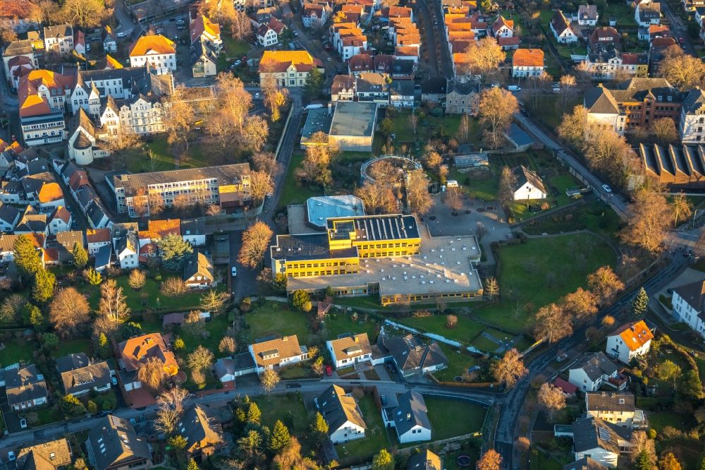 Aerial image Werl - Aerial view of the renovation work on the ruins of the former electoral town palace at the Ursulinengymnasium Ursulinenrealschule in Werl in the German state of North Rhine-Westphalia, Germany