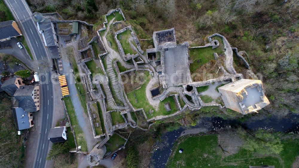 Aerial photograph Manderscheid - Manderscheider Castles in Manderscheid in the state Rhineland-Palatinate, Germany
