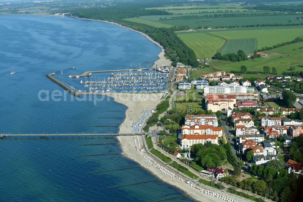 Aerial image Kühlungsborn - Marina - harbour area on the shore of the Baltic Sea with the sea bridge Kuehlungsborn in Kuehlungsborn in the federal state Mecklenburg-West Pomerania, Germany