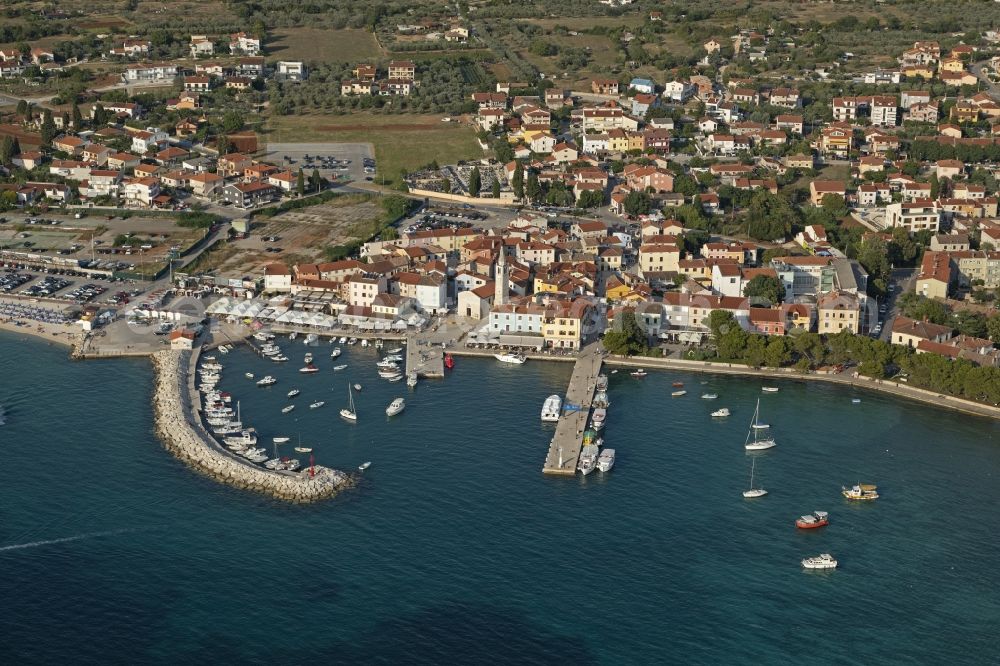 Fazana from above - Townscape on the seacoast Adriatic Sea in Fazana in Istirien - Istarska zupanija, Croatia