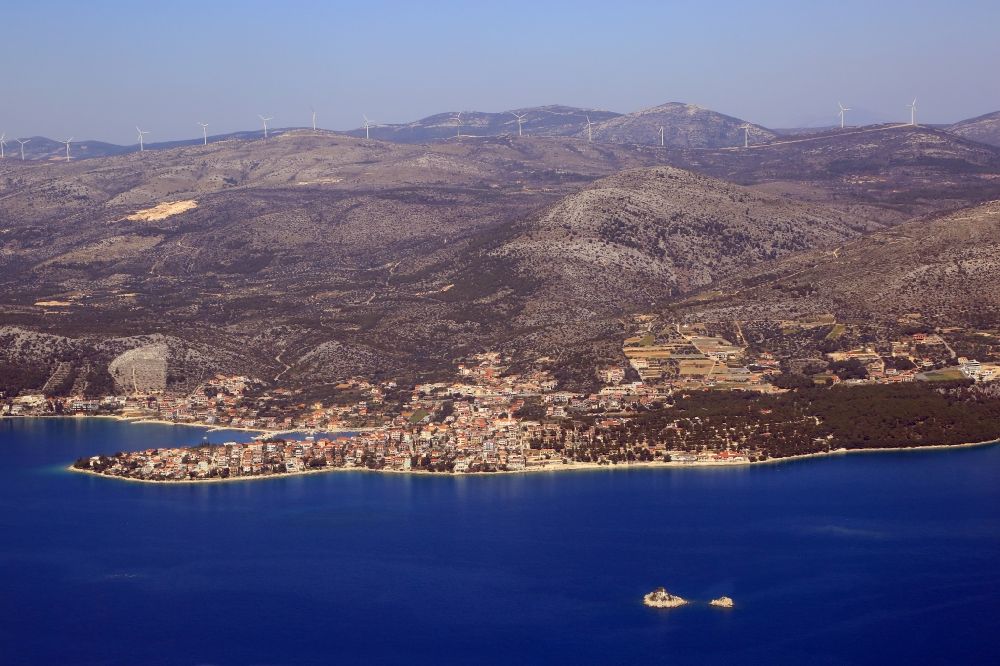 Seget Donji from above - Townscape on the seacoast of Adriatic Sea in Seget Donji in Splitsko-dalmatinska zupanija, Croatia