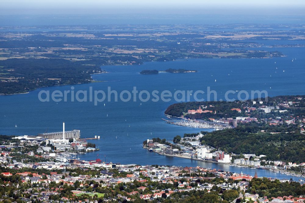 Aerial photograph Flensburg - Townscape on the seacoast of Flensburger Foerde in Flensburg in the state Schleswig-Holstein, Germany