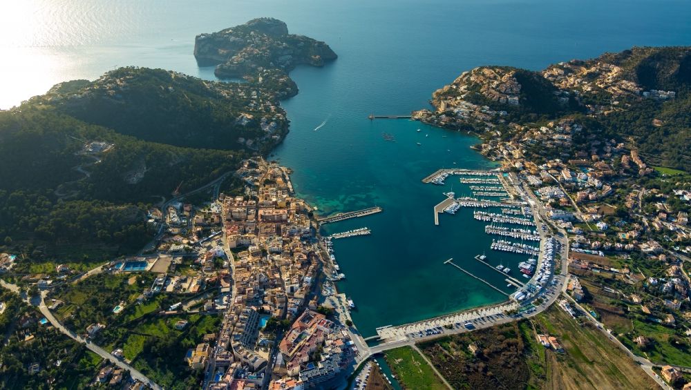Aerial photograph Andratx - Townscape of Port d'Andratx on the seacoast in Andratx in Balearische Insel Mallorca, Spain