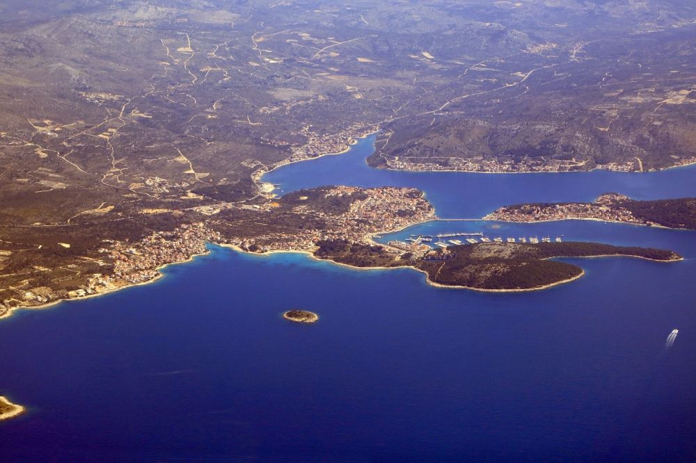 Aerial image Rogoznica - Townscape on the seacoast of the Mediterranean and Adriatic Sea in Rogoznica in Sibensko-kninska zupanija, Croatia
