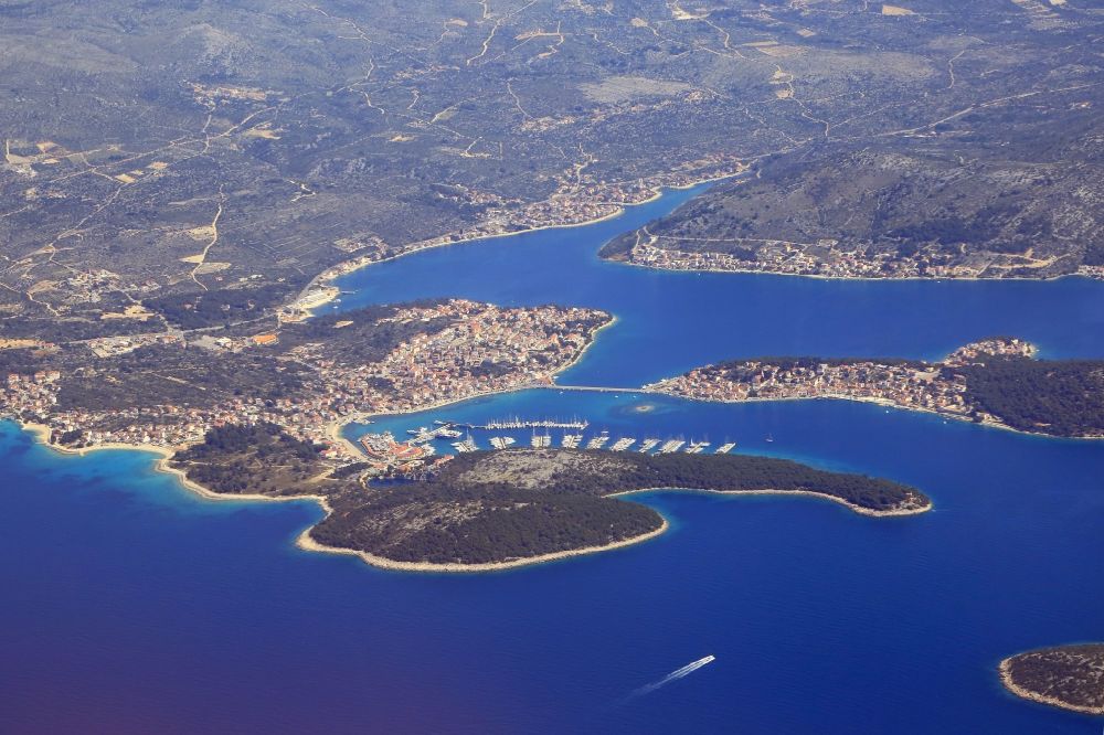 Aerial image Rogoznica - Townscape on the seacoast of the Mediterranean and Adriatic Sea in Rogoznica in Sibensko-kninska zupanija, Croatia