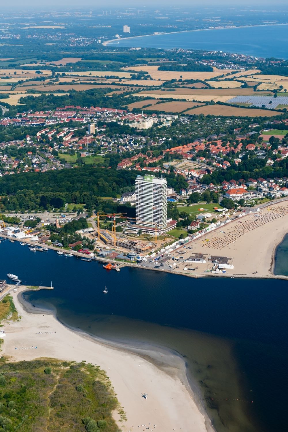 Lübeck from the bird's eye view: Townscape on the seacoast of the North Sea and the course of the Trave in Travemuende in the state Schleswig-Holstein