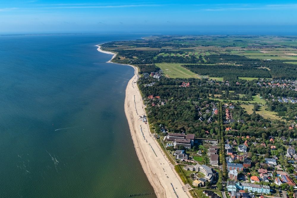 Aerial image Wyk auf Föhr - Townscape Wyk with houses on the seacoast of North Sea on Foehr island in the state Schleswig-Holstein