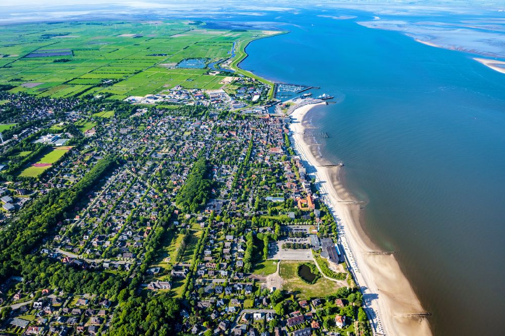 Wyk auf Föhr from above - Townscape on the seacoast of of North Sea in Wyk auf Foehr in the state Schleswig-Holstein