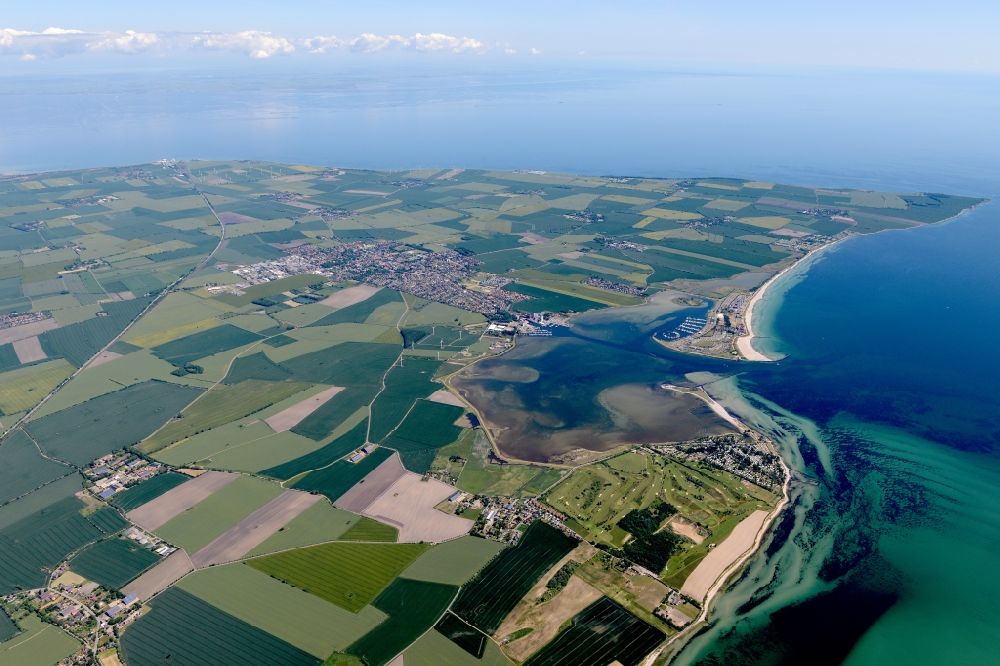 Aerial image Burg auf Fehmarn - Townscape on the seacoast of Baltic Sea in Burg auf Fehmarn in the state Schleswig-Holstein
