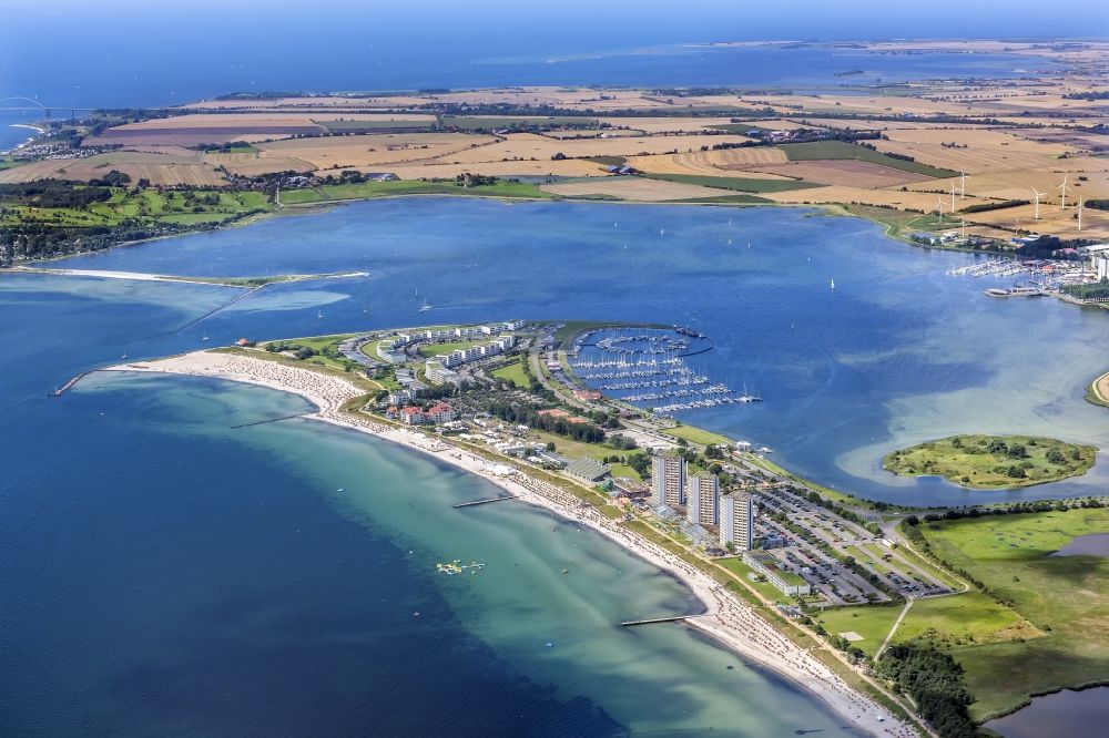 Aerial photograph Fehmarn - Townscape on the seacoast of Baltic Sea in Burg auf Fehmarn in the state Schleswig-Holstein