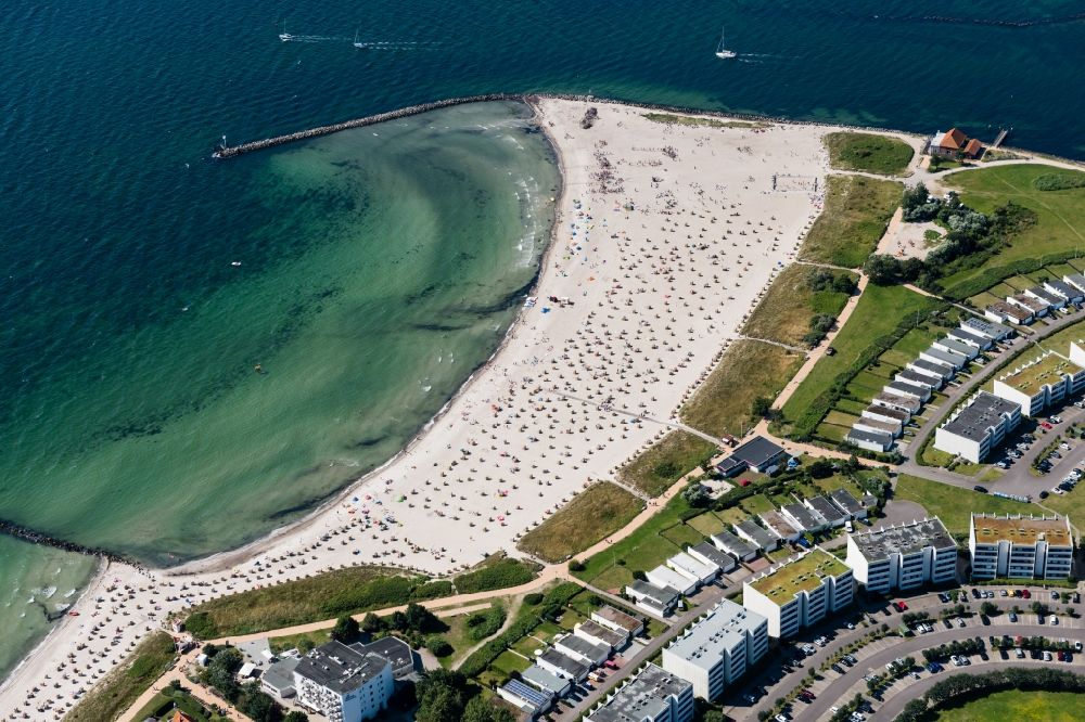 Fehmarn from above - Beach and water view on the sea coast of the Baltic Sea in castle on Fehmarn south beach in the state of Schleswig-Holstein