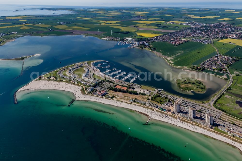 Aerial photograph Fehmarn - Townscape on the seacoast of Baltic Sea in Burg auf Fehmarn on the island of Fehmarn in the state Schleswig-Holstein