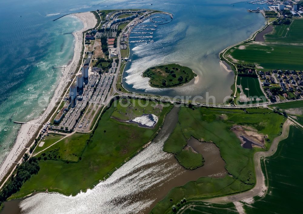 Fehmarn from the bird's eye view: Townscape on the seacoast of Baltic Sea in Burg auf Fehmarn on the island of Fehmarn in the state Schleswig-Holstein