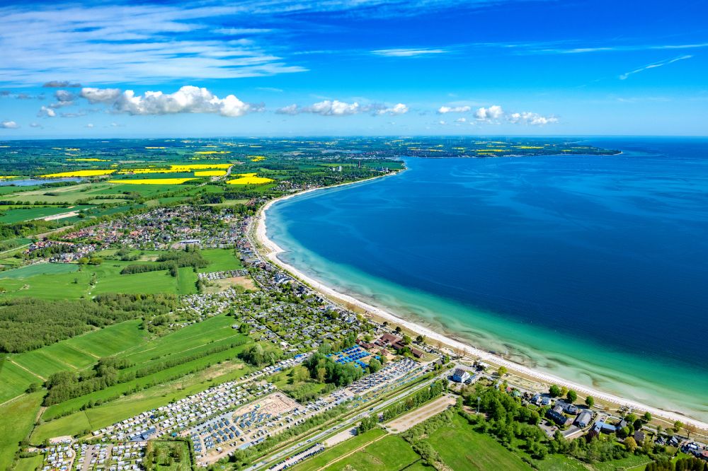 Scharbeutz from the bird's eye view: Townscape on the seacoast of Baltic Sea in Haffkrug in the state Schleswig-Holstein