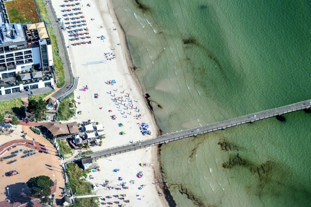 Aerial photograph Timmendorfer Strand - Townscape on the seacoast of Baltic Sea in Niendorf/Ostsee in the state Schleswig-Holstein
