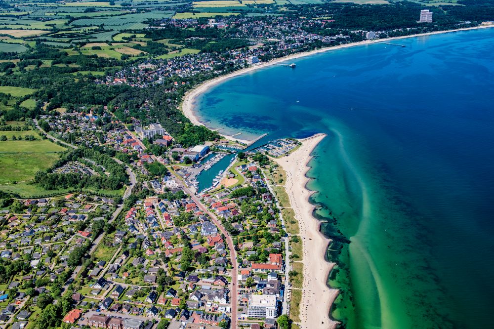 Aerial image Niendorf - Townscape on the seacoast of Baltic Sea in Niendorf/Ostsee in the state Schleswig-Holstein, Germany