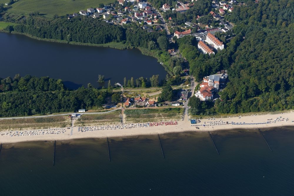 Aerial image Loddin - Townscape on the seacoast of the Baltic Sea in the district Koelpinsee in Loddin in the state Mecklenburg - Western Pomerania