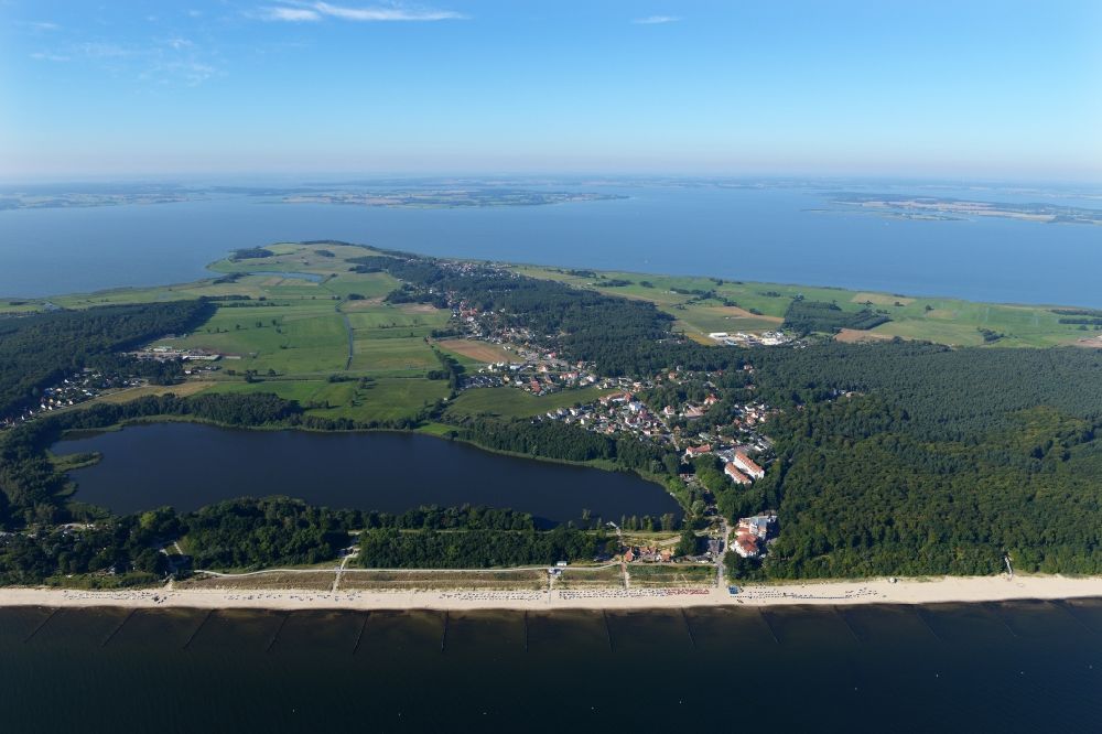 Aerial photograph Loddin - Townscape on the seacoast of the Baltic Sea in the district Koelpinsee in Loddin in the state Mecklenburg - Western Pomerania