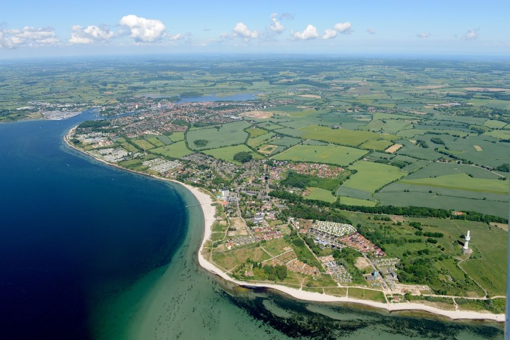 Aerial photograph Pelzerhaken - Townscape on the seacoast of Baltic Sea in Pelzerhaken in the state Schleswig-Holstein