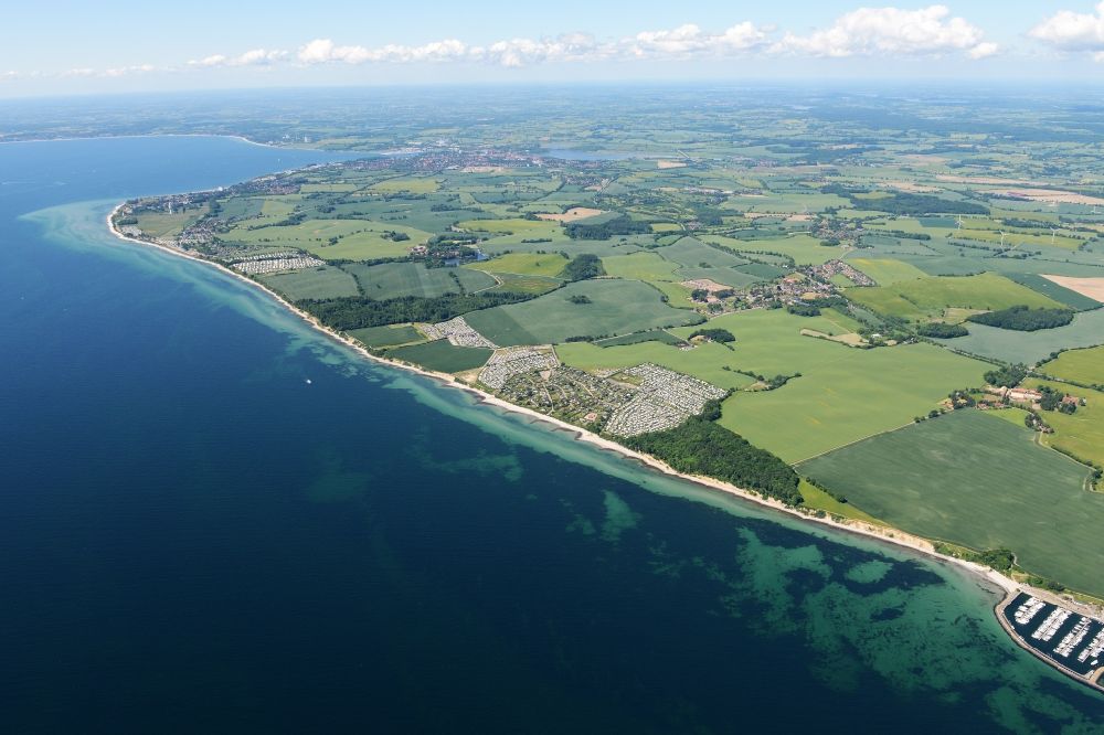 Aerial photograph Rettin - Townscape on the seacoast of Baltic Sea in Rettin in the state Schleswig-Holstein