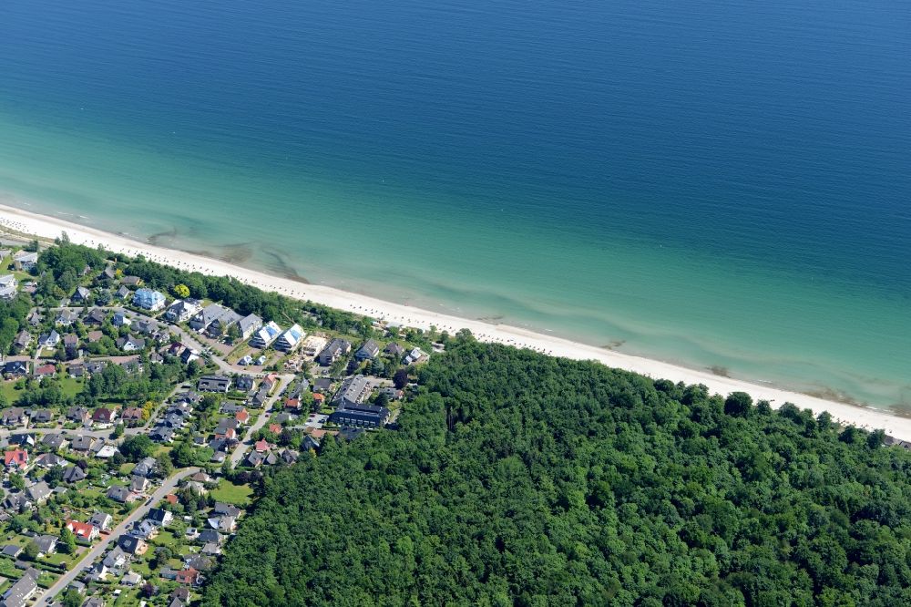 Scharbeutz from the bird's eye view: Townscape on the seacoast of Baltic Sea in Scharbeutz in the state Schleswig-Holstein