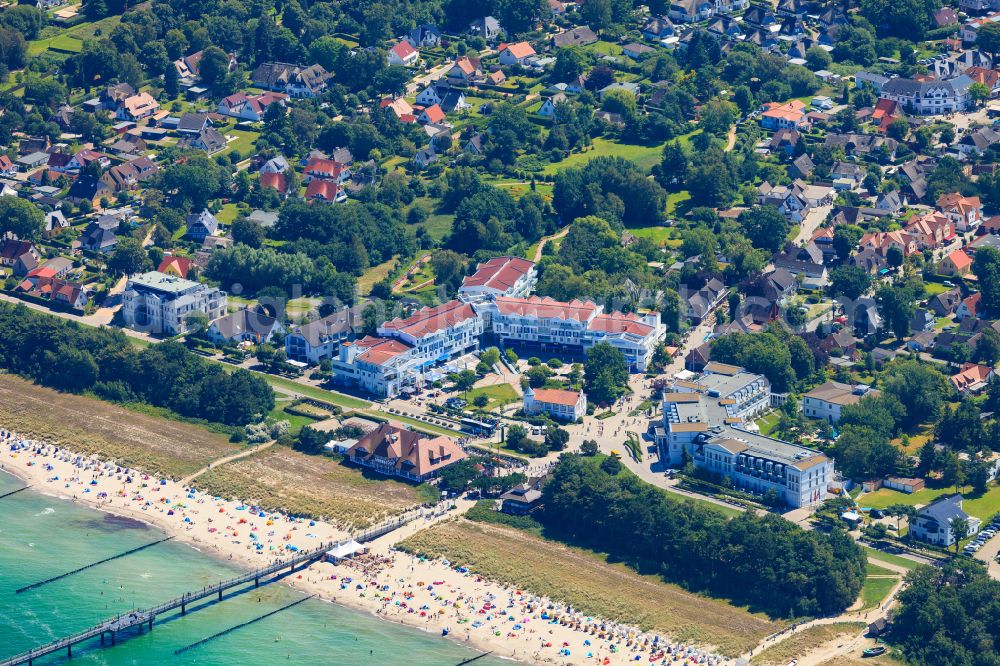 Zingst from the bird's eye view: Townscape on the seacoast of of Baltic Sea in Zingst in the state Mecklenburg - Western Pomerania, Germany