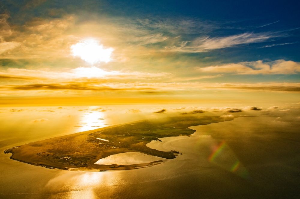 Aerial image Nebel - Sea coast in the sunset in the district Kniepsand in Nebel on Amrum in the state Schleswig-Holstein, Germany