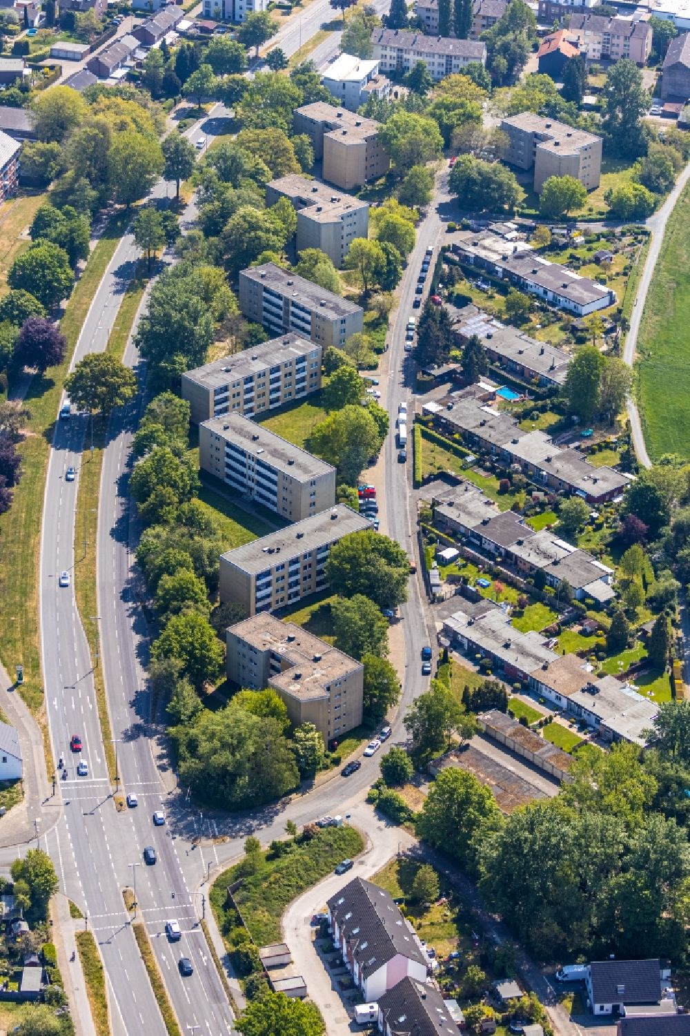 Aerial image Wesel - Residential area - Mixed development of a multi-family and single-family housing estate on Hans-Boeckler-Strasse in the Feldmark district in Wesel in the state of North Rhine-Westphalia, Germany