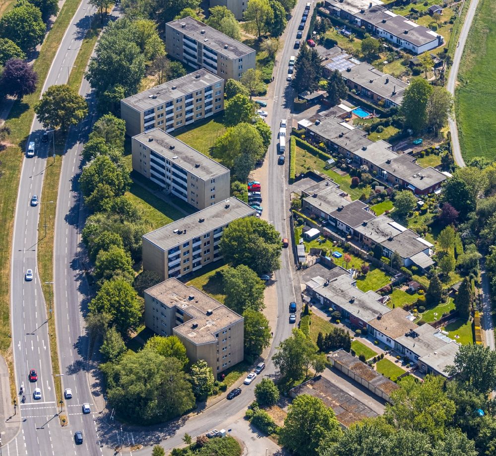 Aerial photograph Wesel - Residential area - Mixed development of a multi-family and single-family housing estate on Hans-Boeckler-Strasse in the Feldmark district in Wesel in the state of North Rhine-Westphalia, Germany
