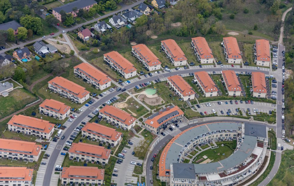 Aerial image Wustermark - Multi-family residential complex Gold- Gartenstadt Olympisches Dorf von 1936 in the district Elstal in Wustermark in the state Brandenburg, Germany