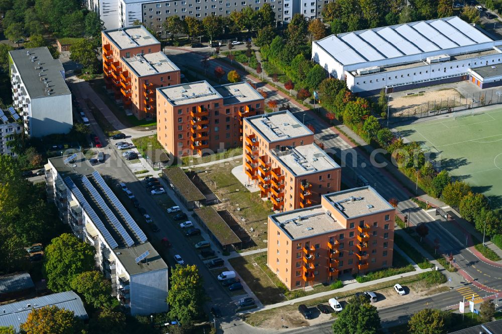 Aerial image Berlin - Multi-family residential complex Gothaer Strasse - Alte Hellersdorfer Strasse in the district Hellersdorf in Berlin, Germany