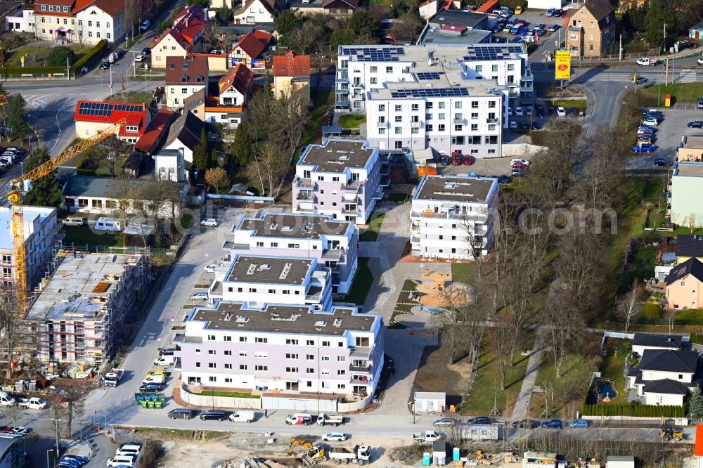 Jena from the bird's eye view: Multi-family residential complex Linden-Allee on Joachim-Darjes-Strasse in the district of Zwaetzen in Jena in the state Thuringia, Germany
