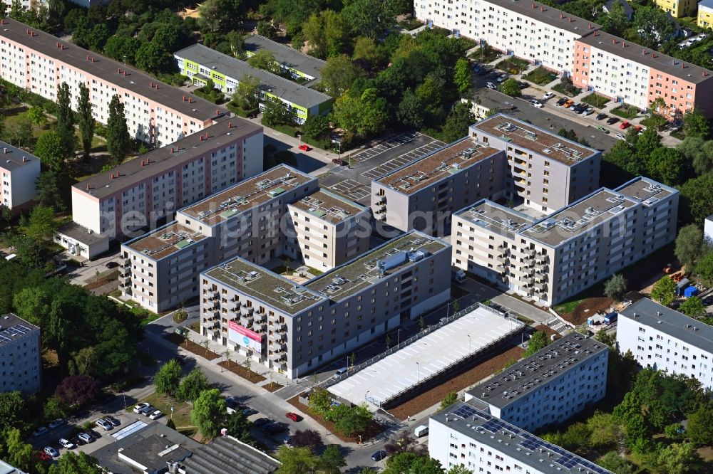 Berlin from above - Multi-family residential complex Lion-Feuchtwanger-Strasse - Gadebuscher Strasse in the district Hellersdorf in Berlin, Germany