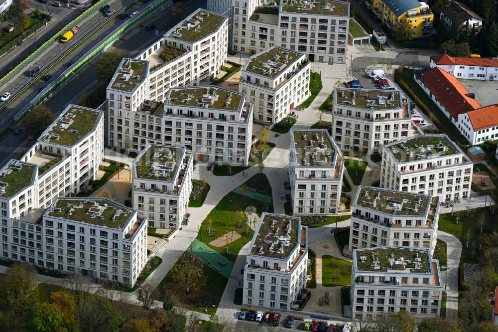 München from the bird's eye view: Multi-family residential complex LIVING ISAR on Hellabrunner Strasse in the district Untergiesing-Harlaching in Munich in the state Bavaria, Germany