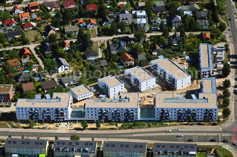 Aerial photograph Berlin - Multi-family residential complex Schoenefelder Chaussee corner Wegedornstrasse in the district Altglienicke in Berlin, Germany