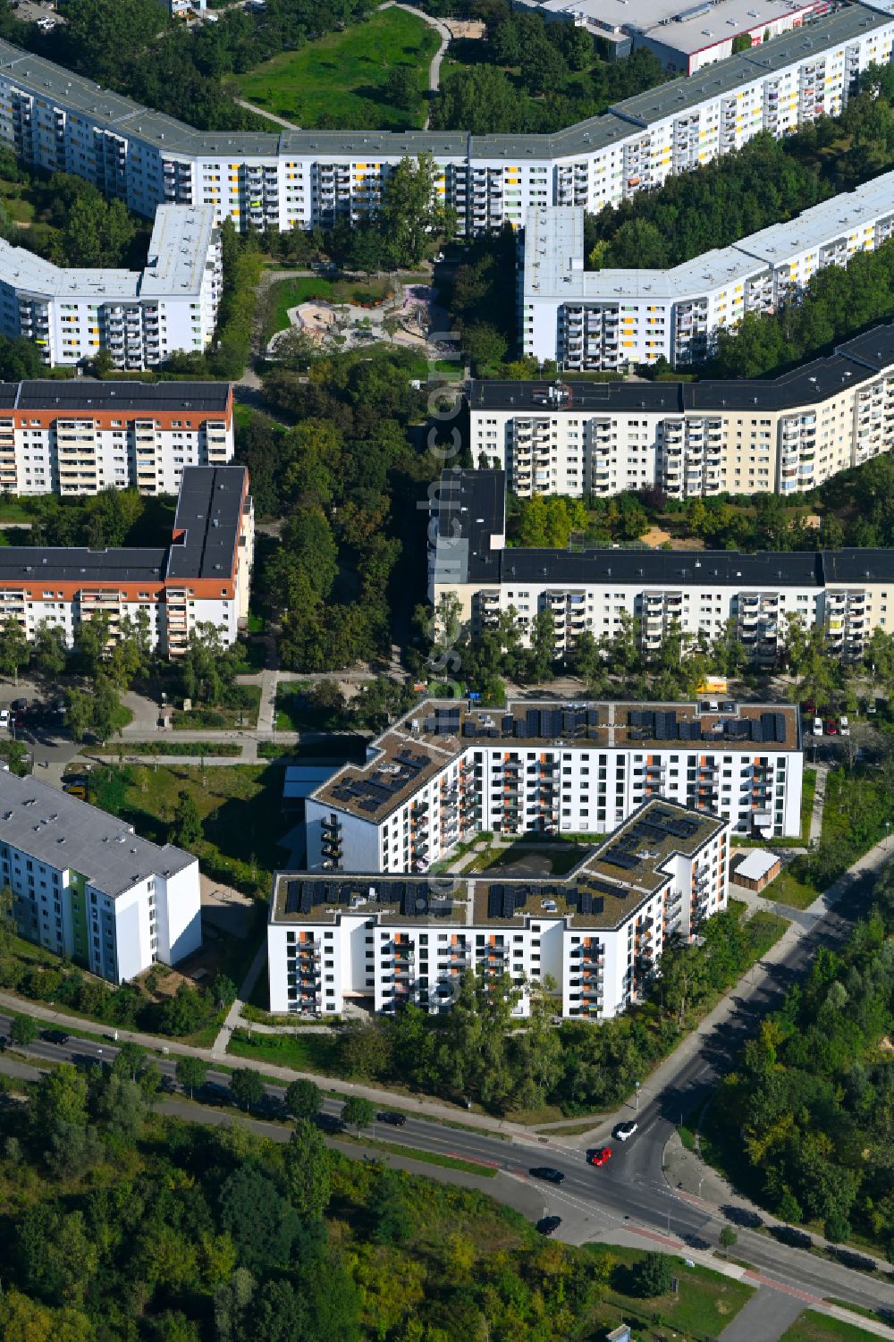 Aerial image Berlin - Multi-family residential complex on Seehausener Strasse corner Pablo-Picasso-Strasse in the district Hohenschoenhausen in Berlin, Germany