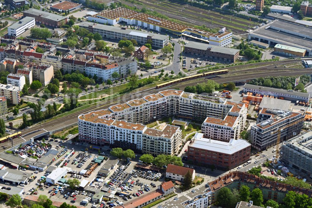 Aerial photograph Berlin - Multi-family residential complex Stadtquartier Suedkreuz on Gotenstrasse - Tempelhofer Weg in the district Schoeneberg in Berlin, Germany