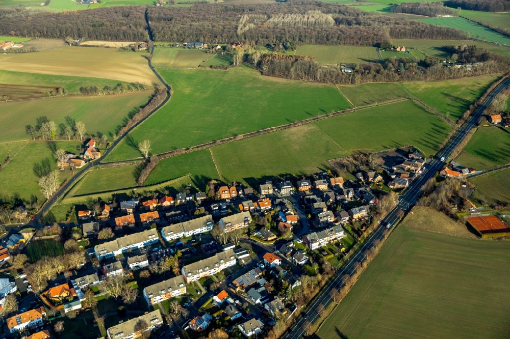 Aerial image Dolberg - Residential area of a multi-family house settlement on Alleestrasse in Dolberg in the state North Rhine-Westphalia, Germany