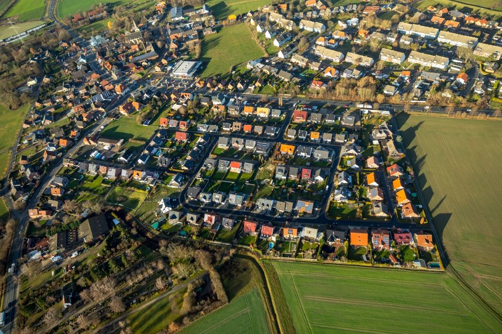 Dolberg from the bird's eye view: Residential area of a multi-family house settlement on Alleestrasse in Dolberg in the state North Rhine-Westphalia, Germany