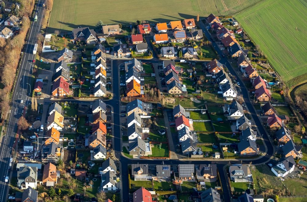 Aerial image Ahlen - Residential area of a multi-family house settlement on Alleestrasse in Dolberg in the state North Rhine-Westphalia, Germany