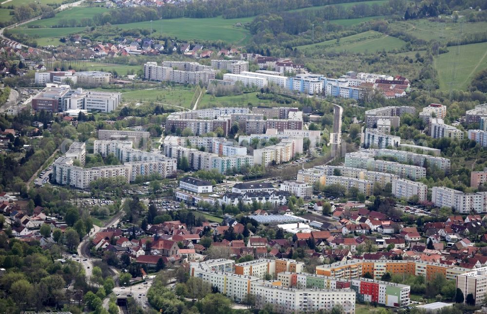 Aerial image Erfurt - Residential area of a multi-family house settlement on Drosselberg - Carl-Zeiss-Strasse - Curiestrasse - Max-Planck-Strasse in the district Melchendorf in Erfurt in the state Thuringia, Germany