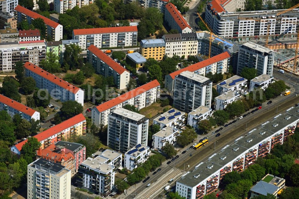 Aerial image Dresden - Residential area of a multi-family house settlement on Ermischstrasse - Hertha-Lindner-Strasse - Freiberger Strasse in the district Wilsdruffer Vorstadt in Dresden in the state Saxony, Germany