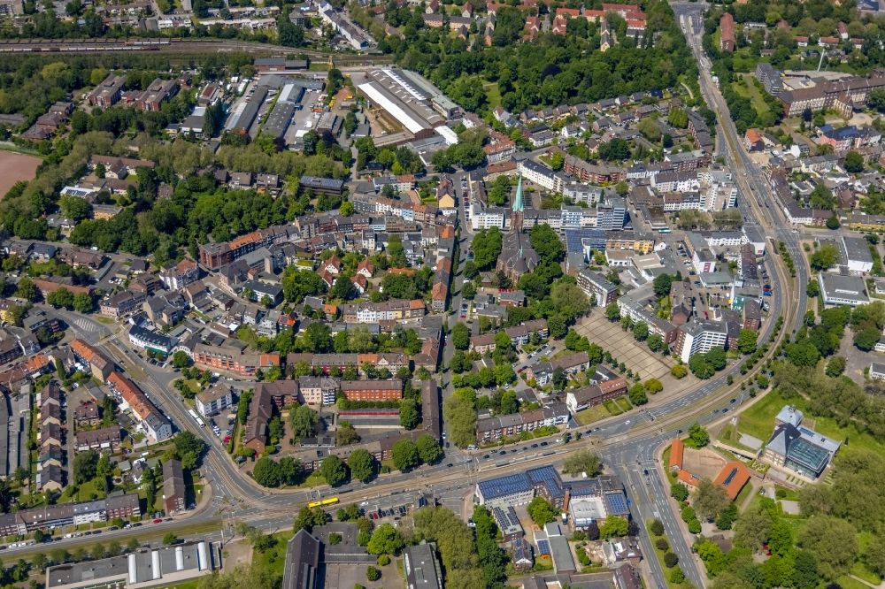 Aerial photograph Gelsenkirchen - Residential area of a multi-family house settlement on Turfstrasse und am Josef-Buescher-Platz in the district Horst in Gelsenkirchen at Ruhrgebiet in the state North Rhine-Westphalia, Germany