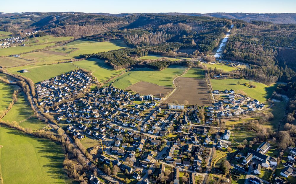 Schmallenberg from the bird's eye view: Residential area of a multi-family house settlement Grafschafter Strasse in Schmallenberg at Sauerland in the state North Rhine-Westphalia, Germany