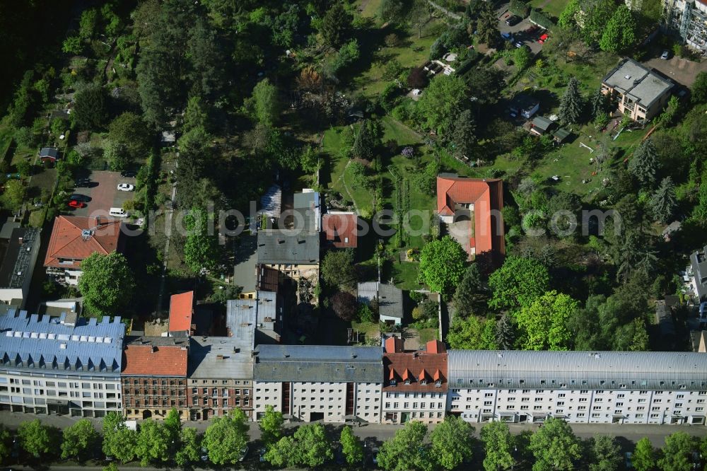Potsdam from above - Residential area of a multi-family house settlement along the Heinrich-Mann-Allee in the district Suedliche Innenstadt in Potsdam in the state Brandenburg, Germany